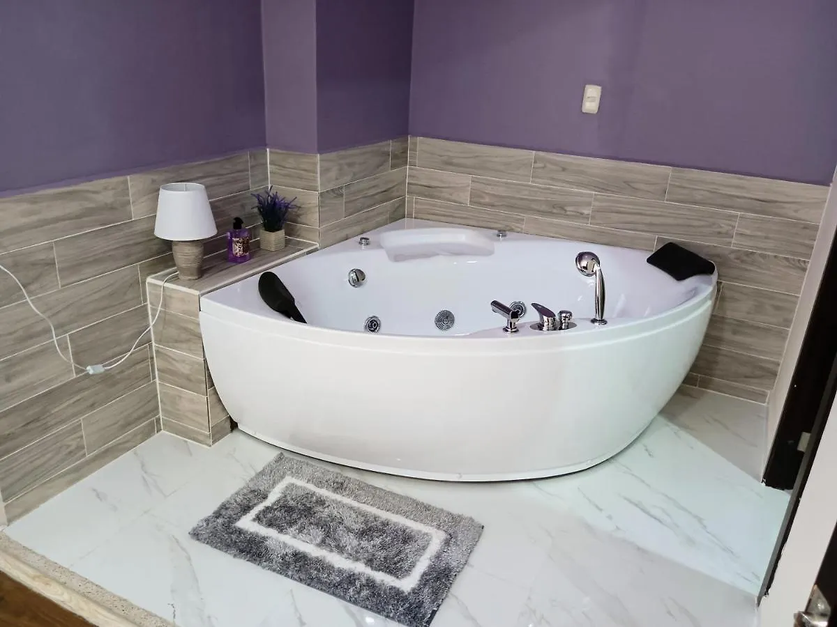 Departamento Grande Con Jacuzzi Apartment Cuenca 0*,