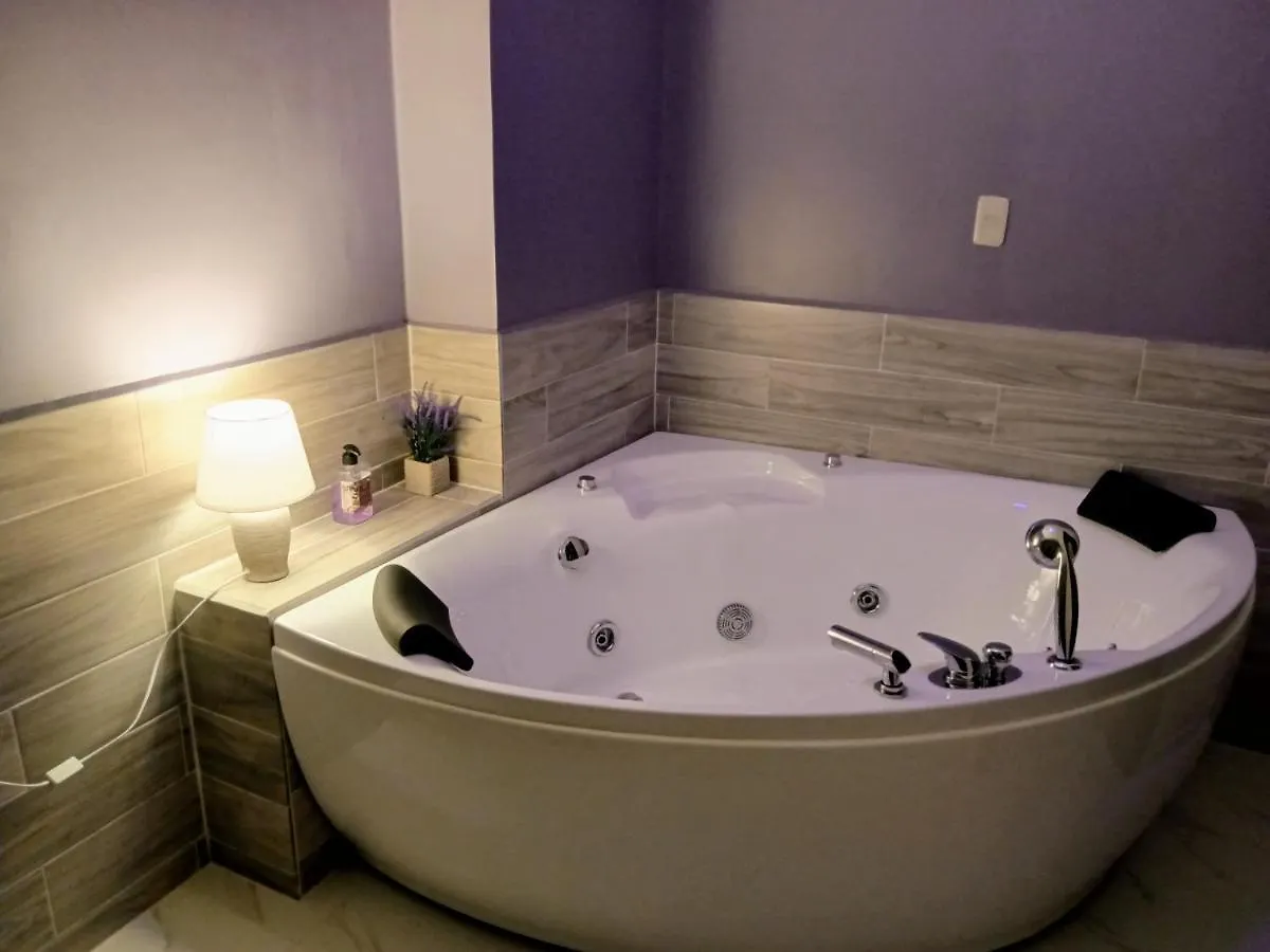 Apartamento Departamento Grande Con Jacuzzi Cuenca